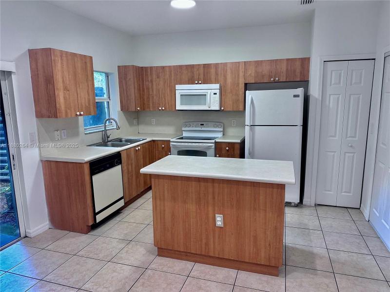 Property photo # 9