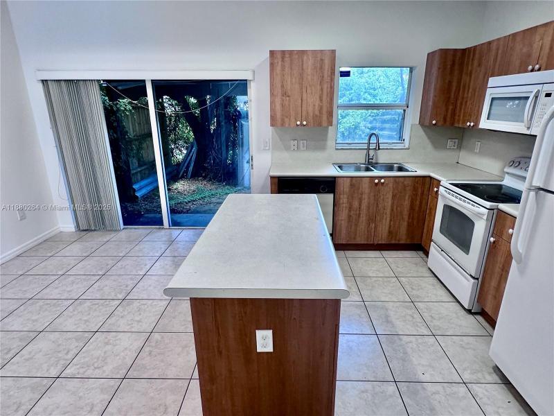 Property photo # 8
