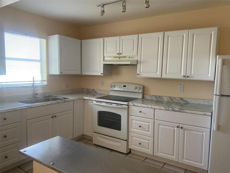 Property photo # 9