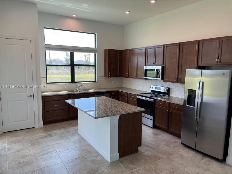 Property photo # 4