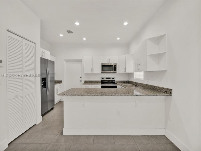 Property photo # 4