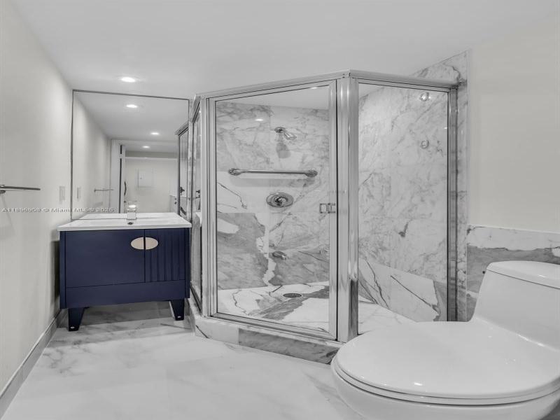 Comprar apartamento en Commodore Club West 302