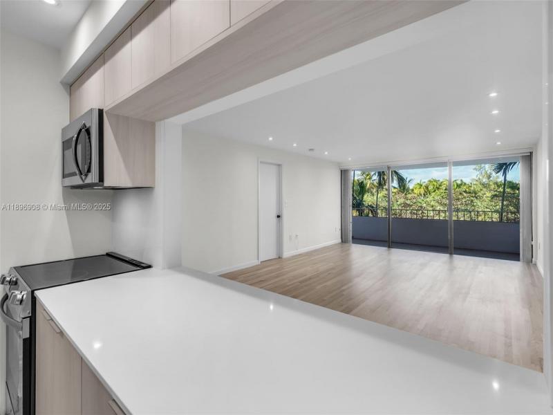 Comprar apartamento en Commodore Club West 302