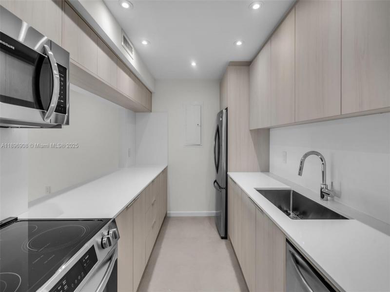 Comprar apartamento en Commodore Club West 302