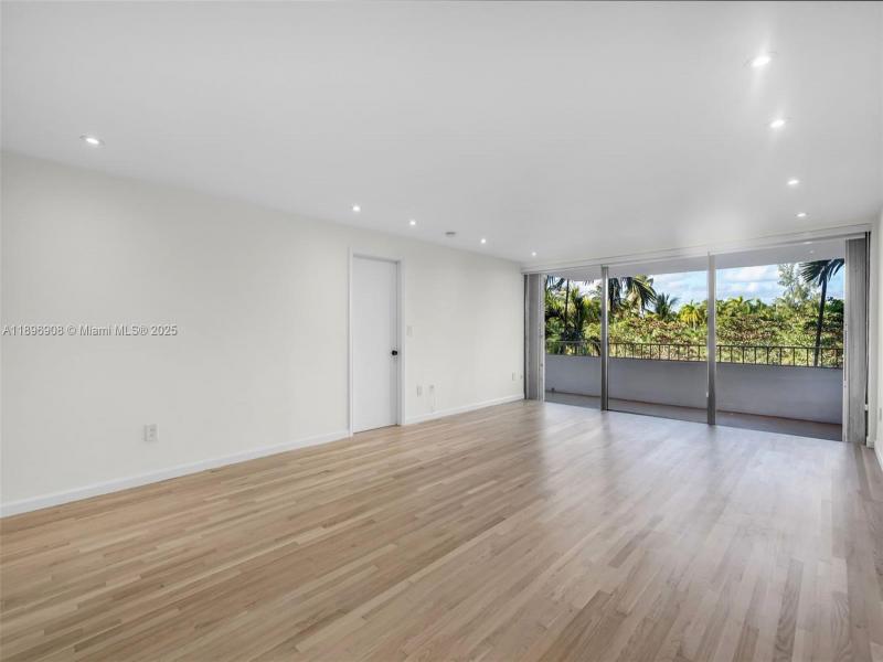Comprar apartamento en Commodore Club West 302