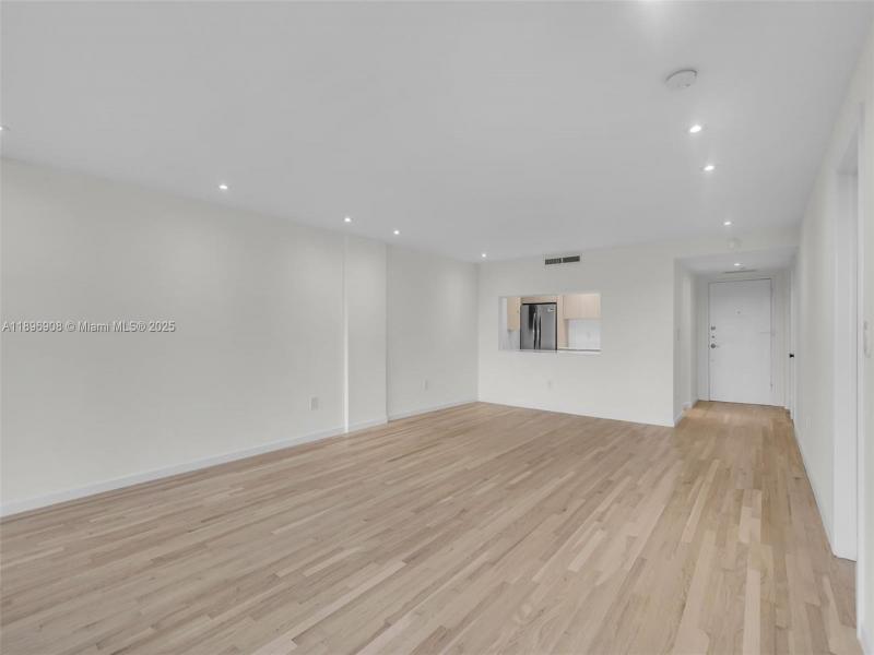 Comprar apartamento en Commodore Club West 302
