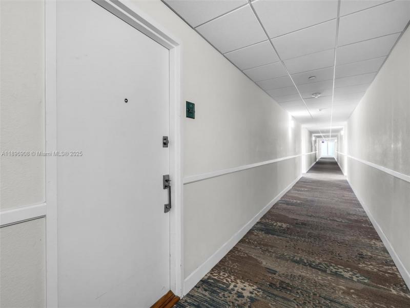Comprar apartamento en Commodore Club West 302