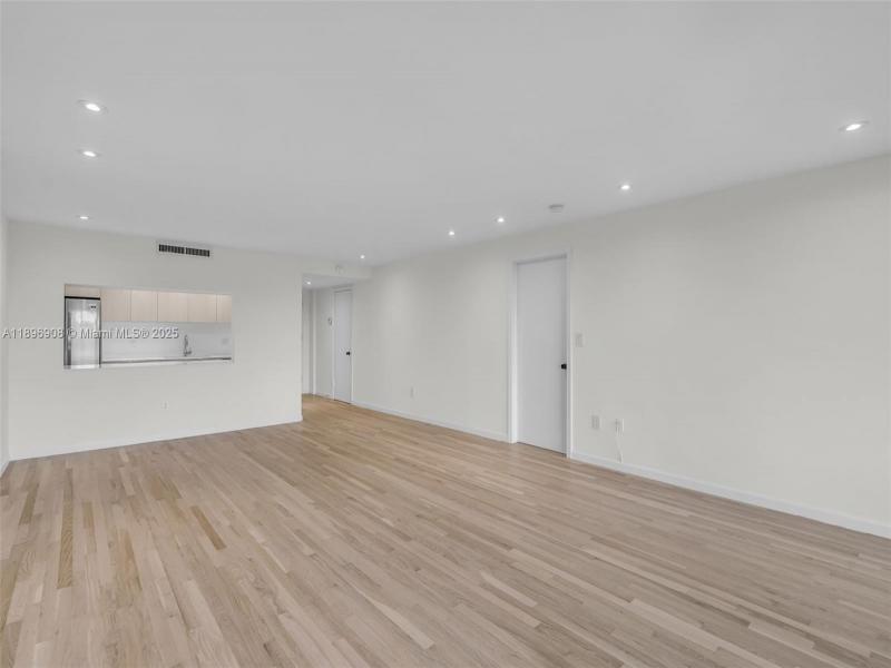 Comprar apartamento en Commodore Club West 302