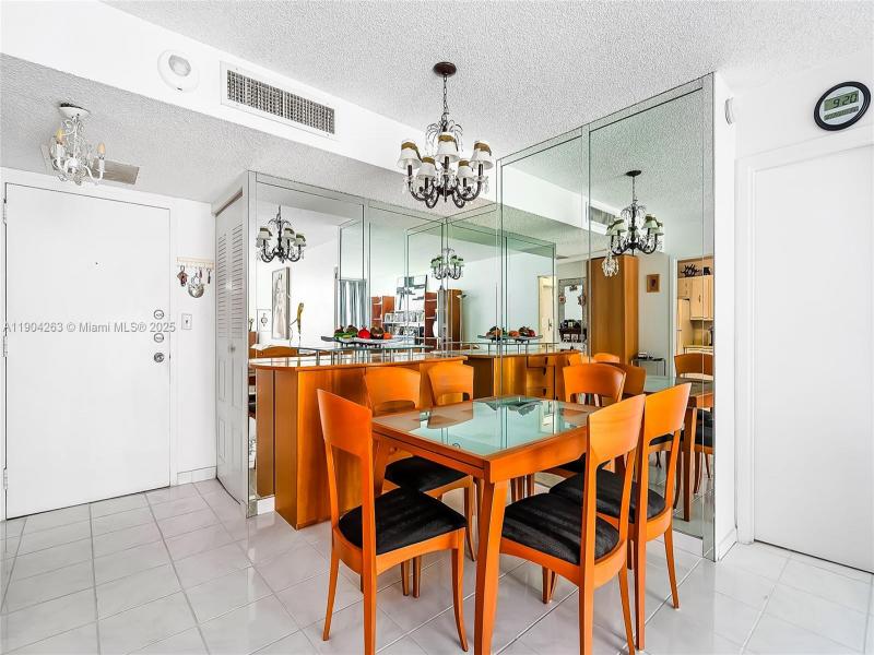 Comprar apartamento en Winston Towers 2208