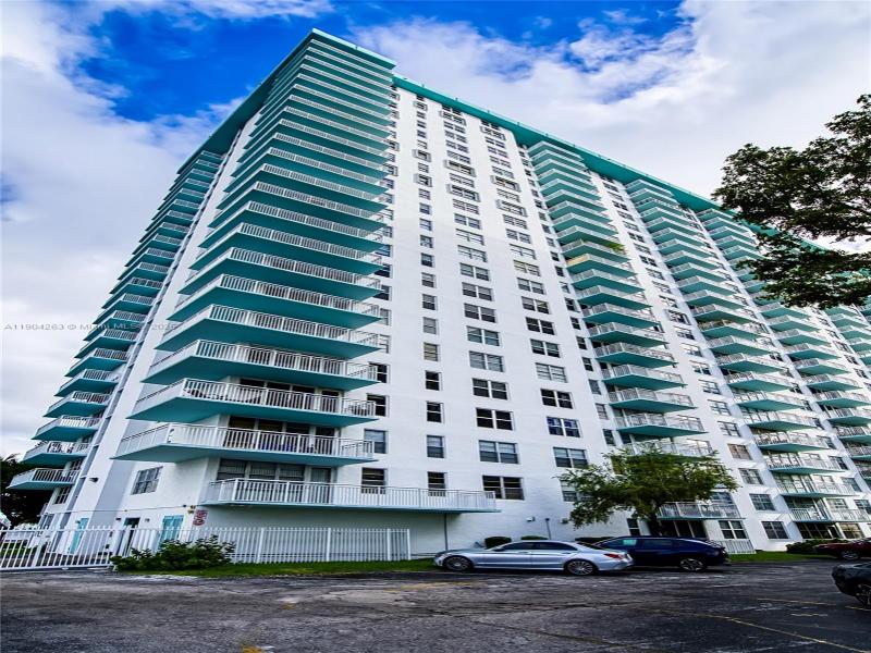 Comprar apartamento en Winston Towers 2208