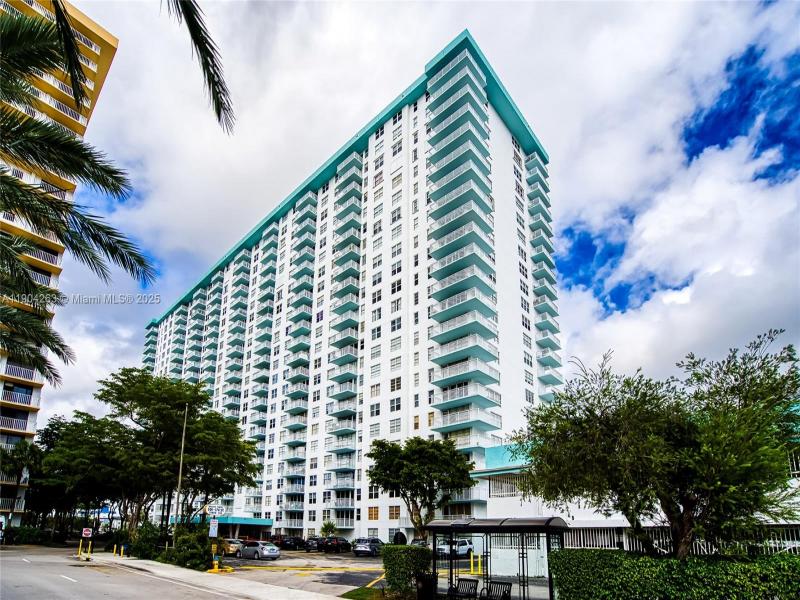 Comprar apartamento en Winston Towers 2208