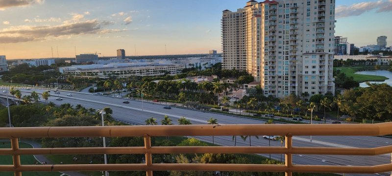 Condo for sale at Parc Central Aventura 1403
