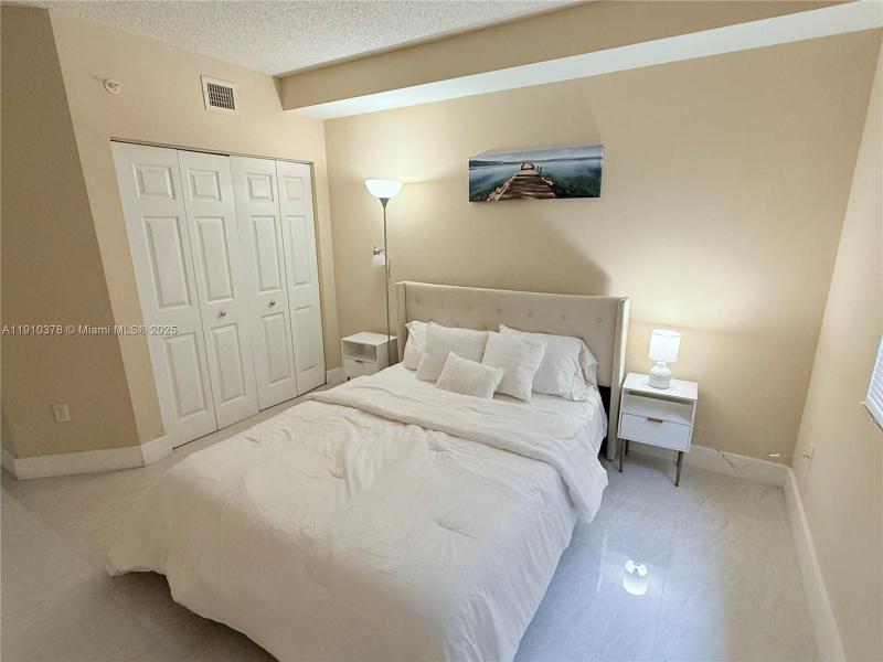 Comprar apartamento en Porto Bellagio 2102