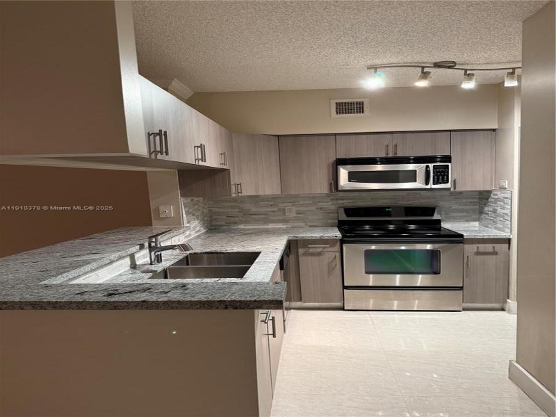 Comprar apartamento en Porto Bellagio 2102