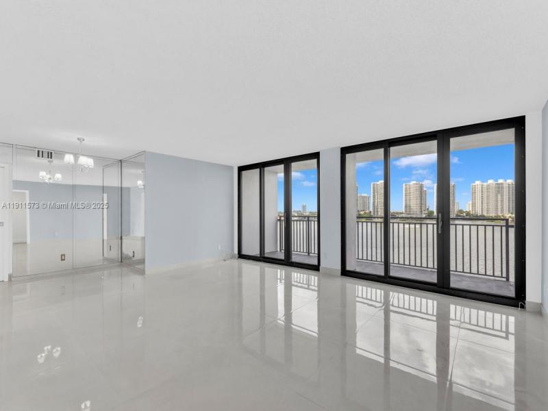 Comprar apartamento en Bay Country Club 803