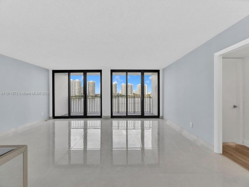Comprar apartamento en Bay Country Club 803