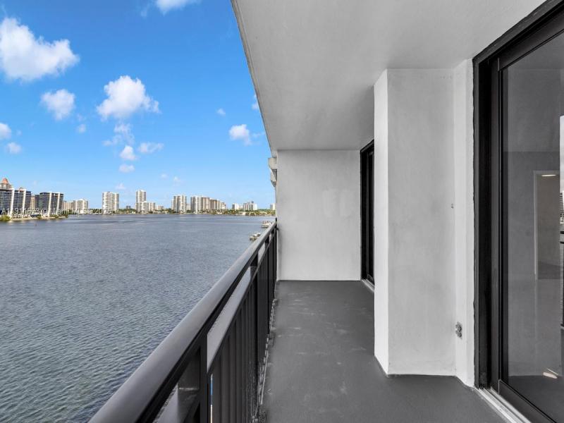 Comprar apartamento en Bay Country Club 803