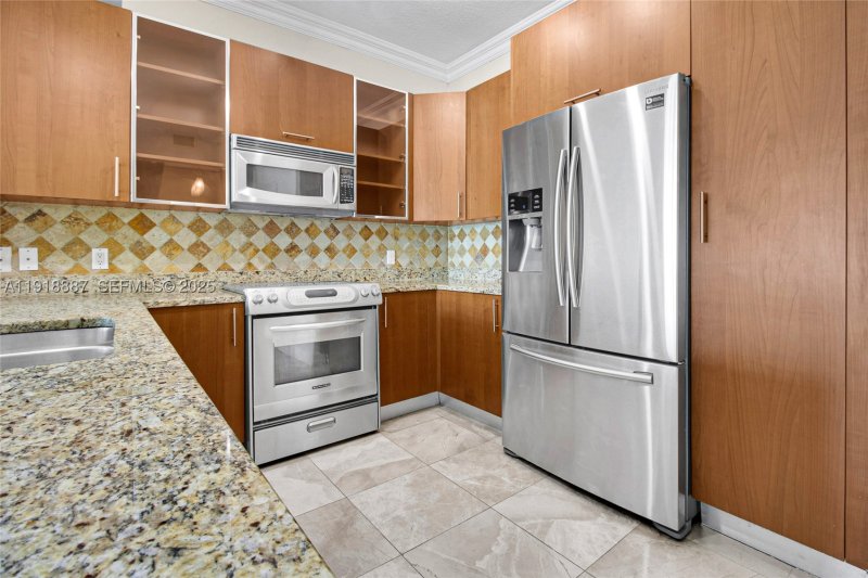 Condo for sale at Ocean Marine Yacht Club 1410