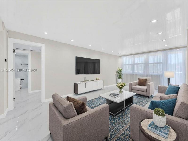 Condo for sale at Winston Towers 1414