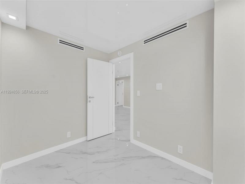 Condo for sale at Winston Towers 1414
