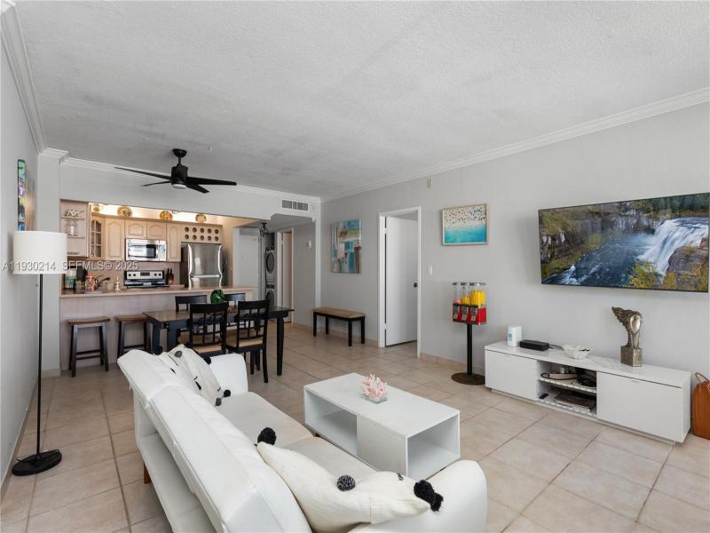 Condo for sale at Sea Air Towers 1421