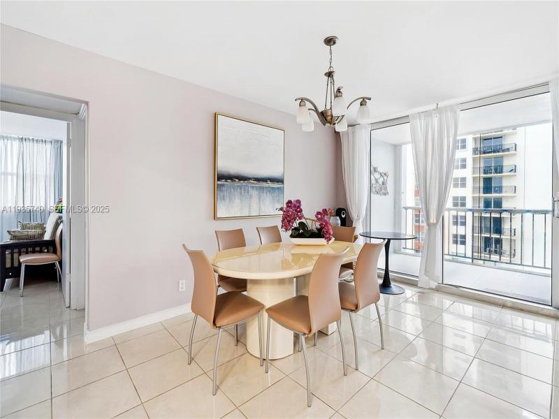 Condo for sale at Trafalgar Towers 802