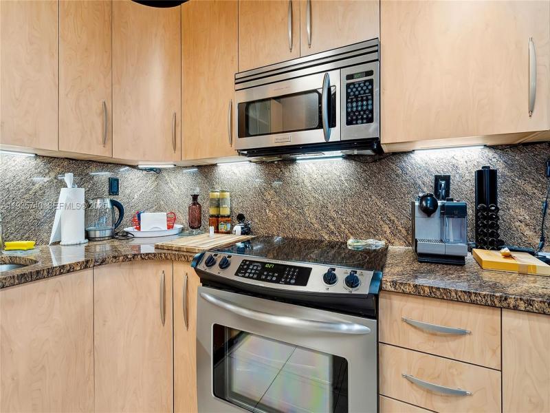 Condo for sale at Trafalgar Towers 802