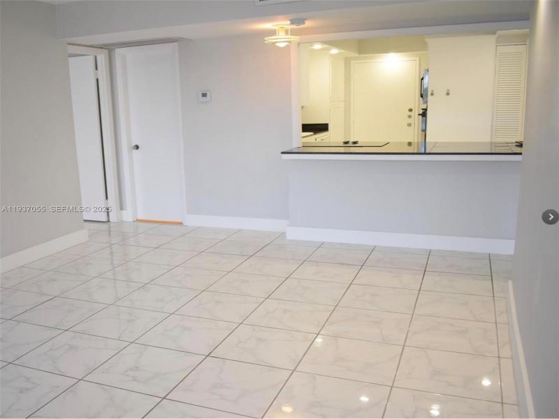 Condo for sale at Allington Towers 3G