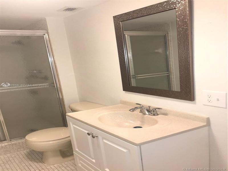 Condo for sale at Allington Towers 3G