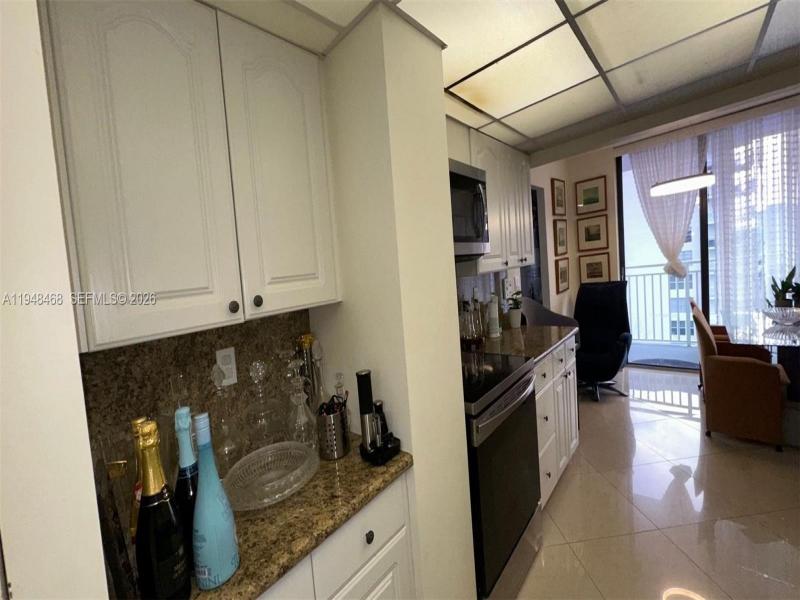 Condo for sale at Winston Towers 1909
