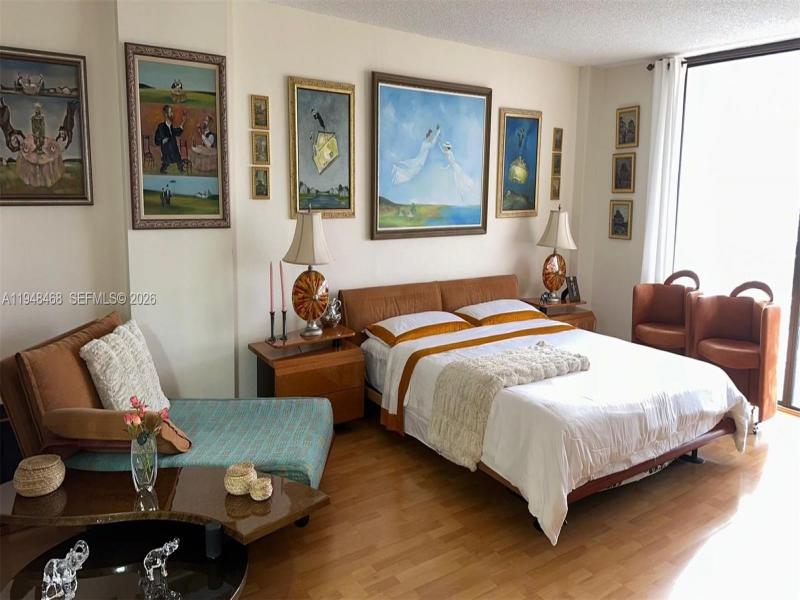 Condo for sale at Winston Towers 1909