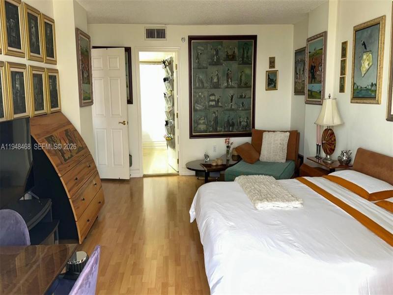 Condo for sale at Winston Towers 1909