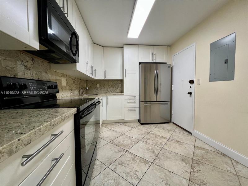 Condo for sale at Plaza Towers North 1109