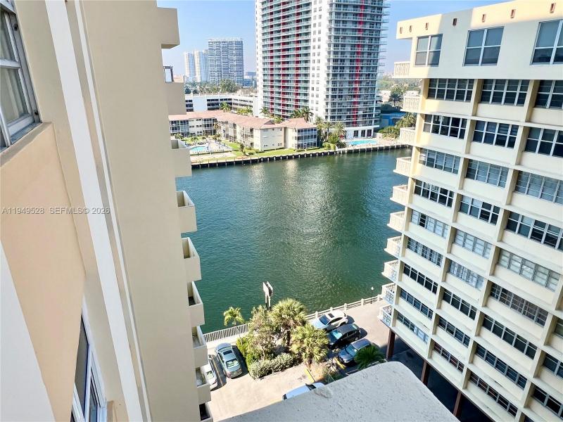 Condo for sale at Plaza Towers North 1109