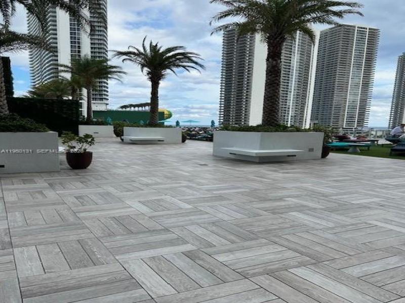Comprar apartamento no Hyde Beach House R2702
