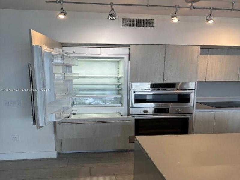 Comprar apartamento no Hyde Beach House R2702