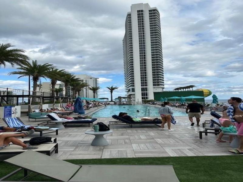 Comprar apartamento no Hyde Beach House R2702
