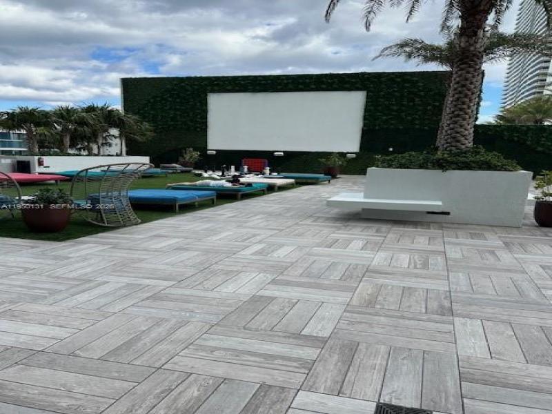 Comprar apartamento no Hyde Beach House R2702