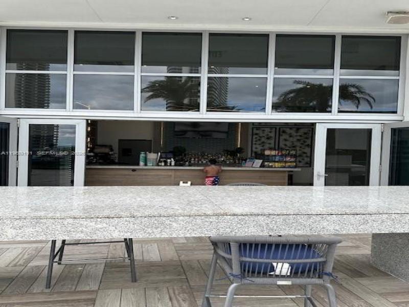Comprar apartamento no Hyde Beach House R2702