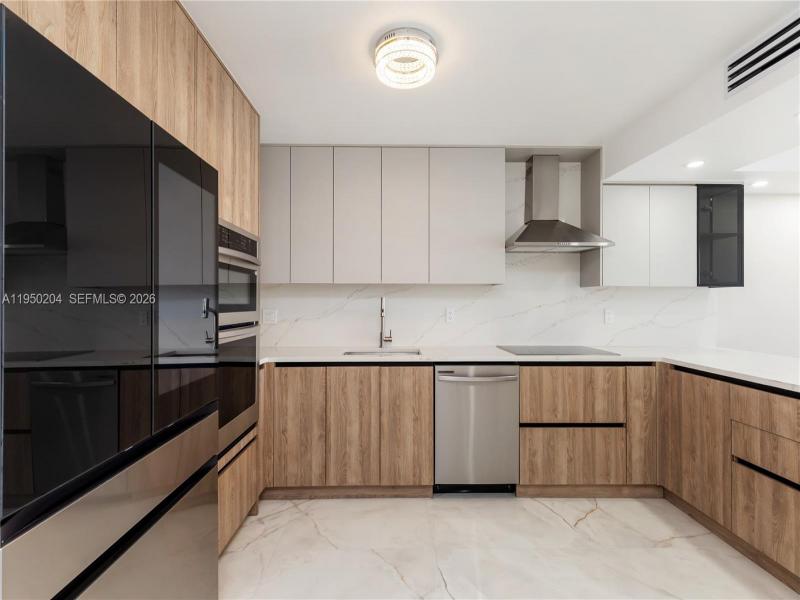 Condo for sale at Britannia at Quadomain PH-A4