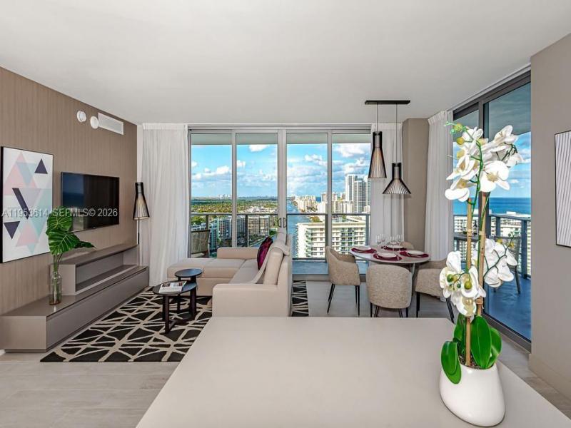 Hyde Beach House Apt #R2701