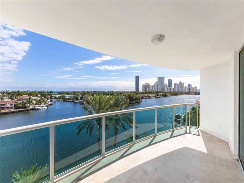 Comprar apartamento en Hamptons South 608