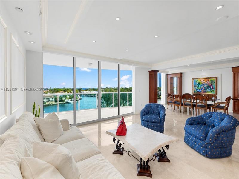 Hamptons South Apt #608