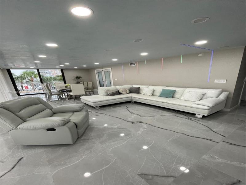 Comprar apartamento en Winston Towers 309