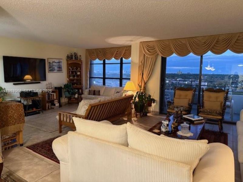 Condo for sale at Olympus Towers 1004