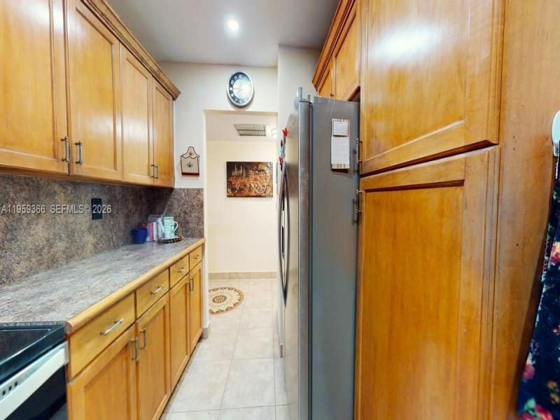 Condo for sale at Olympus Towers 1004