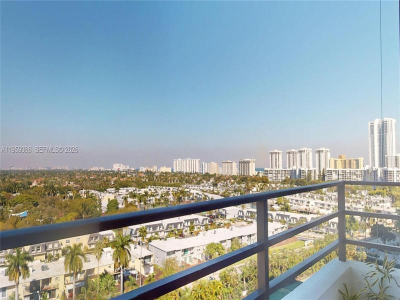 Condo for sale at Olympus Towers 1004
