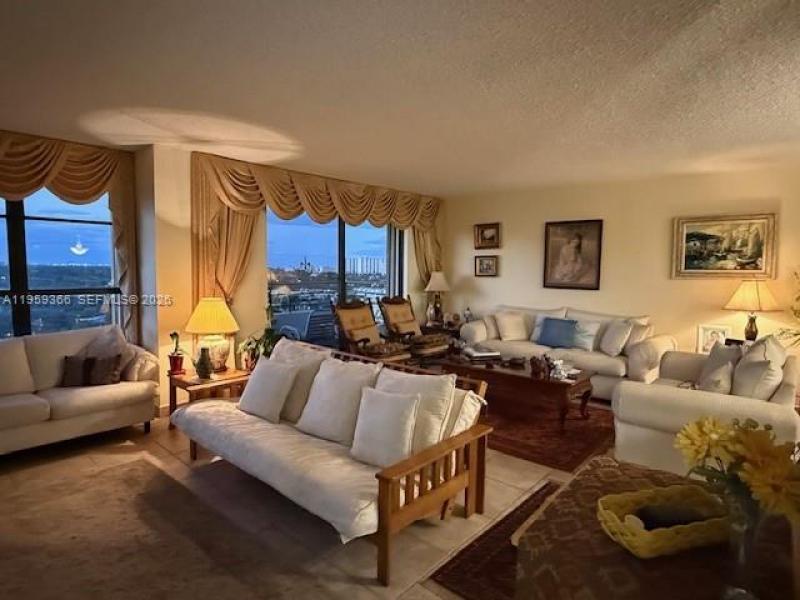 Condo for sale at Olympus Towers 1004