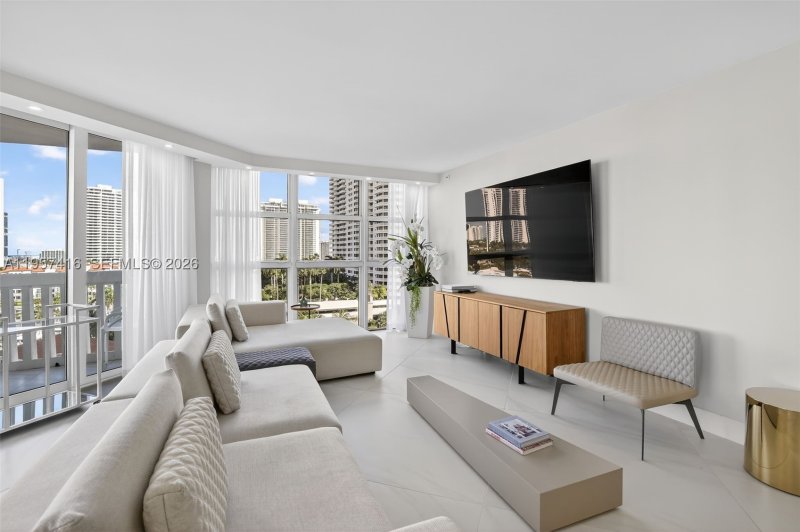 Condo for sale at 1000 Williams Island 1009