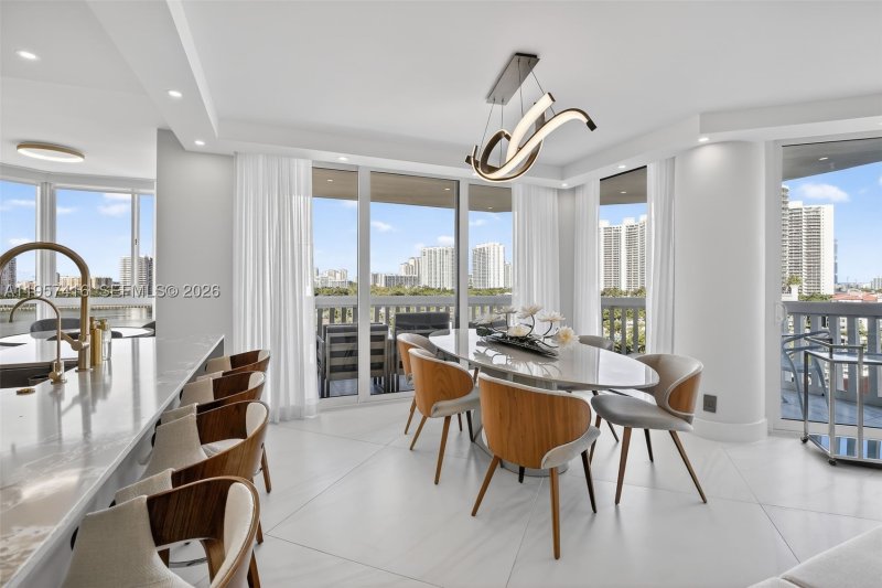 Condo for sale at 1000 Williams Island 1009